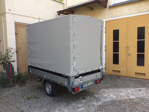 abfahrtsbereit auf dem Hof